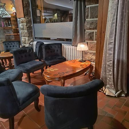 Les Arvernes Rochefort-Montagne Екстер'єр фото